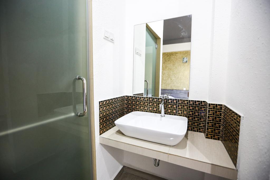 New Dawn Hotel Pontian Sdn Bhd Pontian Kecil Esterno foto