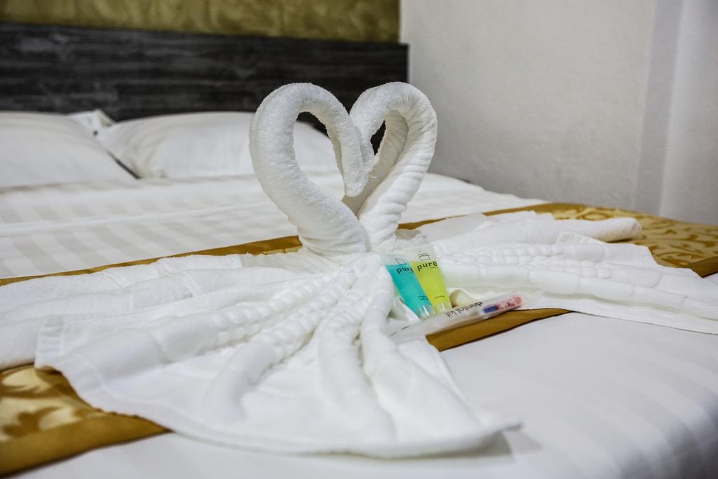 New Dawn Hotel Pontian Sdn Bhd Pontian Kecil Esterno foto
